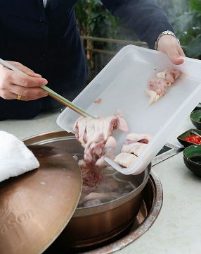 深圳海底捞、椰子鸡、麻辣火锅、手切牛肉火锅 | 5 大抵食深圳火锅