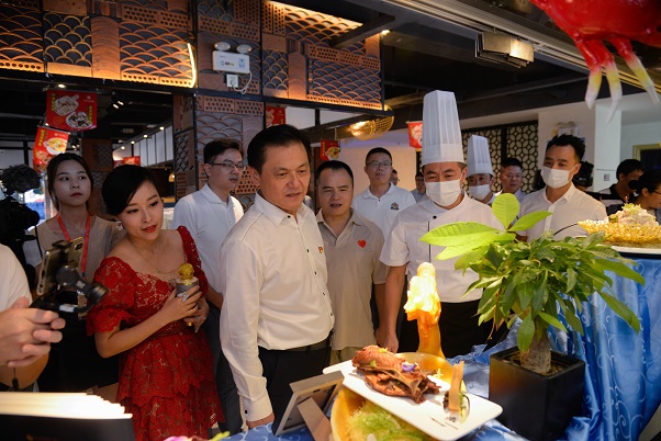 莆田“百家餐饮名店”“十大美食达人”“十大美食匠人”授牌颁奖仪式成功举办