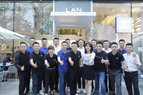 湘菜又出新黑马,他做小炒日翻台12次,逆势开出17家直营店!